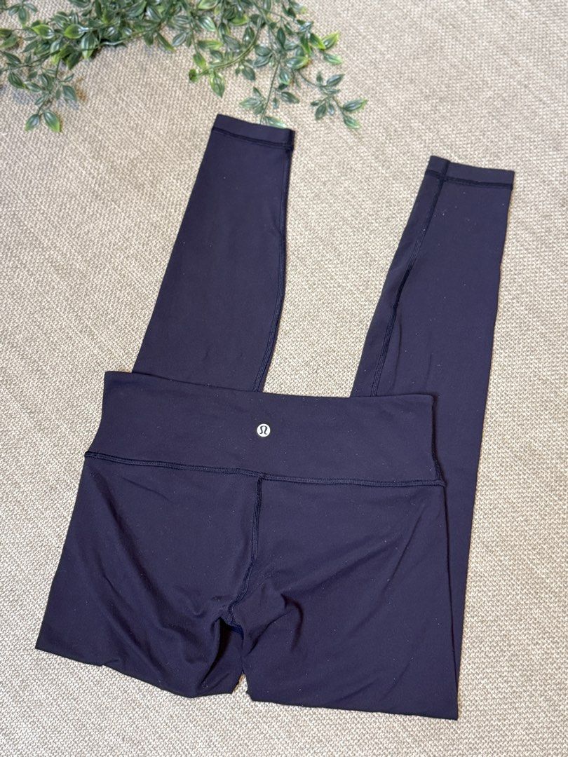 Lululemon LL60 (Category: Activewear) located in Naga. Submitted by ubi04 (Listing ID 1462306510, Image 2). Description: with himulmul ntatanggal pa need wash.