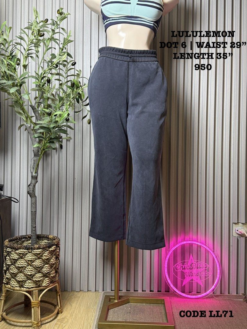 Lululemon LL71 (Category: Activewear) located in Naga. Submitted by ubi04 (Listing ID 1462310314, Image 1). Description: Not faded, ganyan talaga ang kulay and design nia.