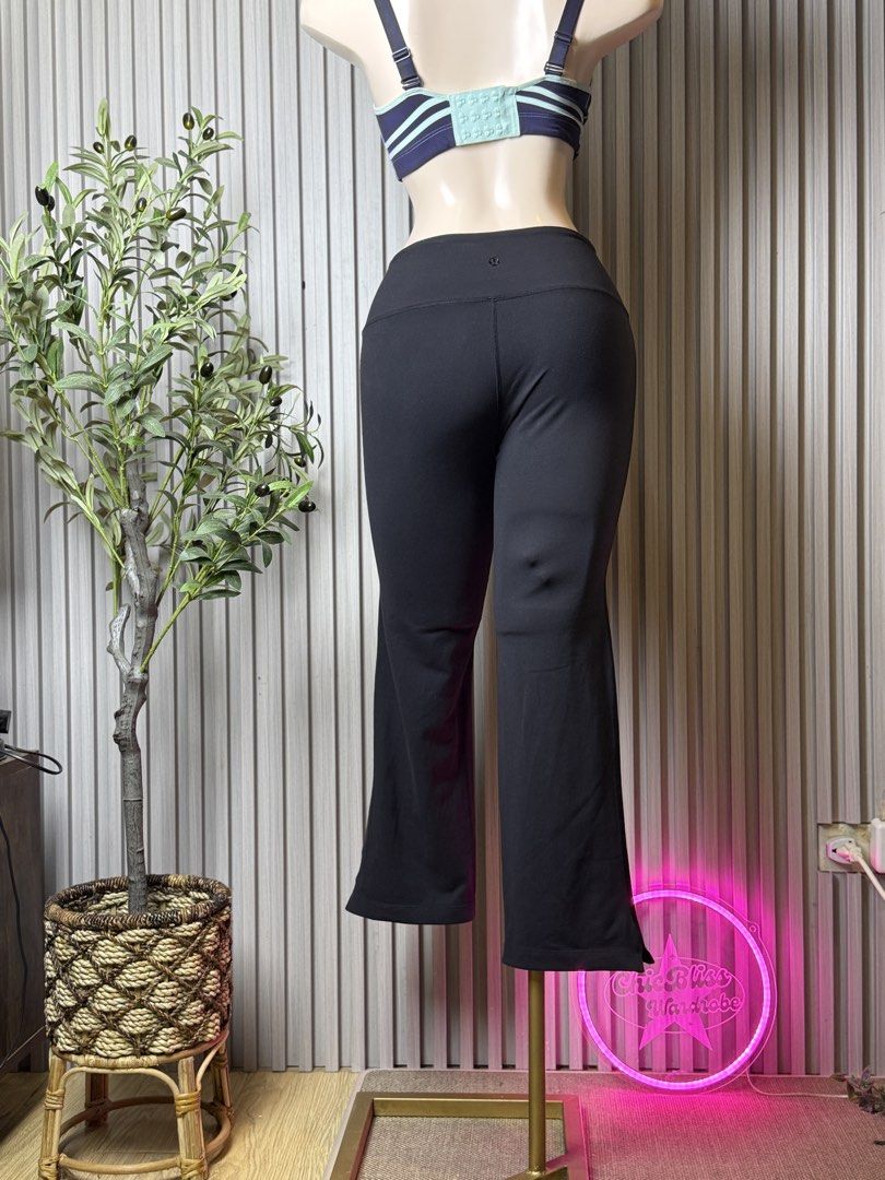 Lululemon LL79 (Category: Activewear) located in Naga. Submitted by ubi04 (Listing ID 1462324022, Image 2). Description: .