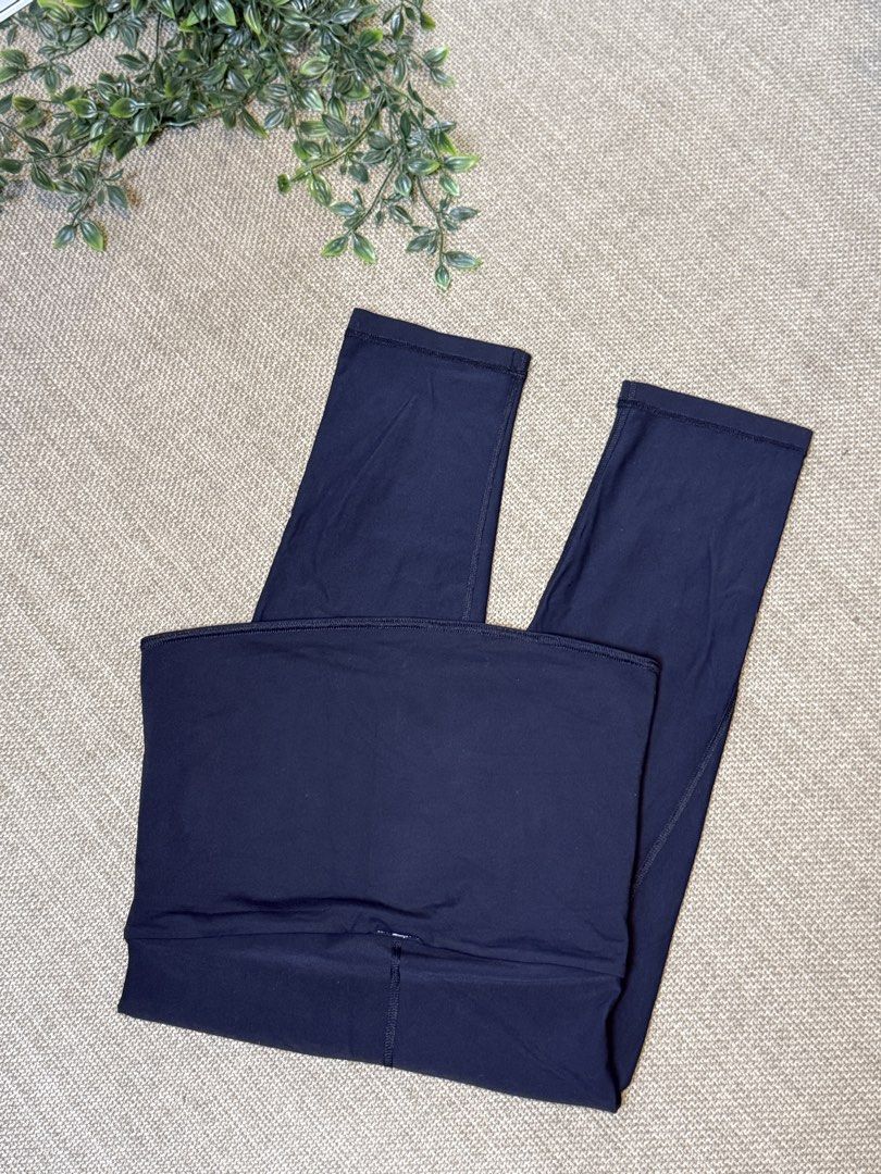 Lululemon Maternity LL49 (Category: Activewear) located in Naga. Submitted by ubi04 (Listing ID 1462298100, Image 2). Description: Waist 31”.