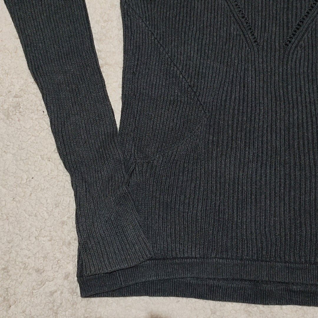 Lululemon Ribbed Knit Sweater Long Sleeve Top (Category: Longsleeves) located in Manila. Submitted by anthonyg01 (Listing ID 1462357356, Image 3). Description: Length: 25 inches Width: 17 inches Price: 700 negotiable Condition: 10/10 Issues: none PM if interested or for inquiries Meetups within MANILA only Can do shipping at buyers expense.