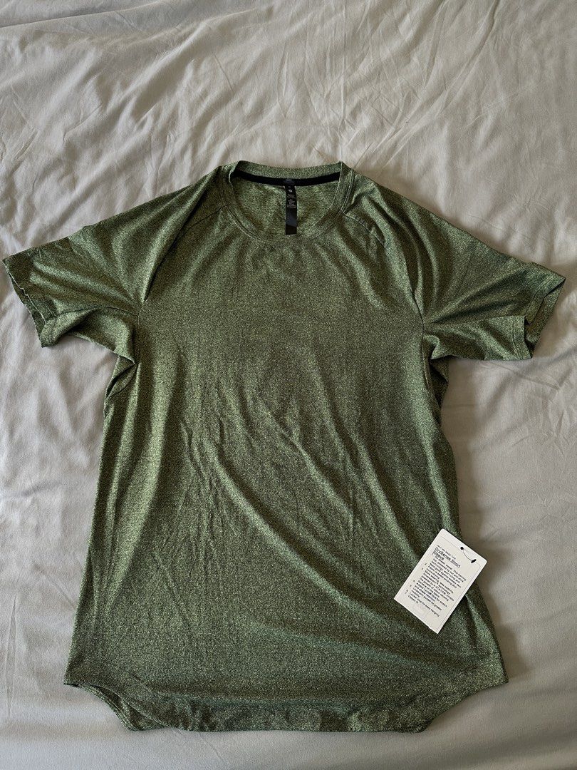Lulumenon Green Shirt (M) (Category: Tshirts & Polo Shirts ) located in Muntinlupa City. Submitted by alabang__thrift (Listing ID 1462309180, Image 1). Description: .