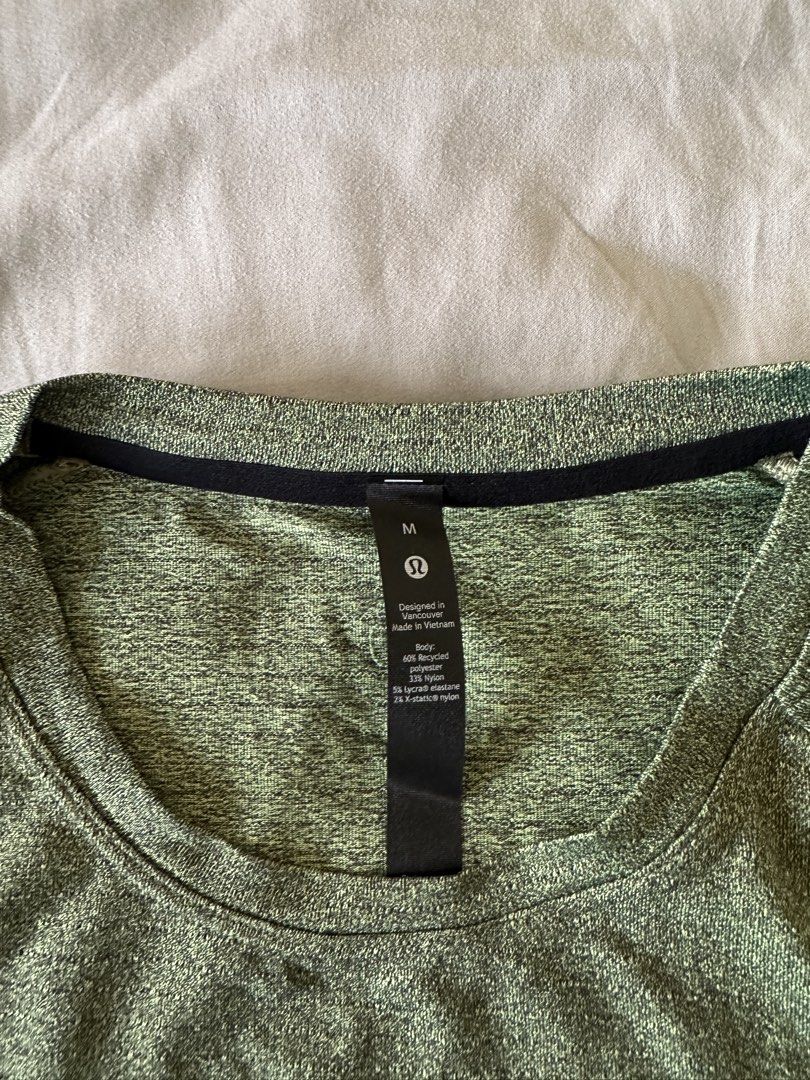 Lulumenon Green Shirt (M) (Category: Tshirts & Polo Shirts ) located in Muntinlupa City. Submitted by alabang__thrift (Listing ID 1462309180, Image 2). Description: .