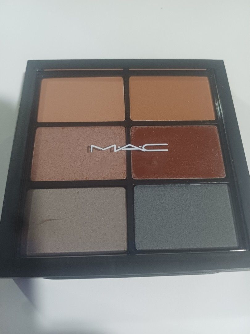 MAC Eyeshadow Palettes and conceal corrector (Category: Makeup) located in Quezon City. Submitted by glamourcosmetique (Listing ID 1462434841, Image 2). Description: MOP GCASH FAIRVIEW QC AREA 700 EACH BUY BOTH 1200 AUTHENTIC FROM AUS MAC Eyeshadow Palettes and conceal corrector - Palette 1: 6-pan, neutral and warm tones - Palette 2: 9-pan, mix of mattes and shimmers in browns and nudes - Versatile for everyday looks or smoky eyes .