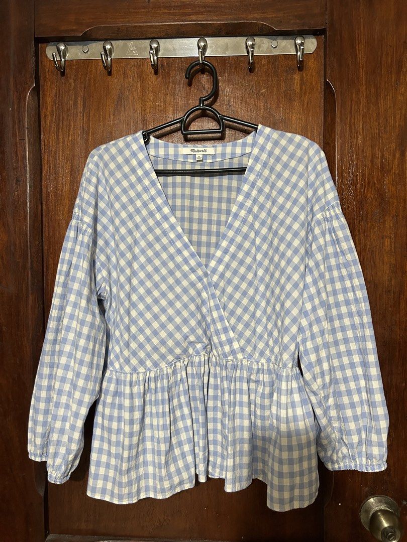 Madewell Gingham Blouse (Category: Blouses) located in Manila. Submitted by curatedbyelvynna (Listing ID 1462280975, Image 2). Description: Medium size on tag, but fits up to large. No when worn, no ‘more photos’. All photos are posted, what you see is what you’ll get. Please note that my items are preloved, it is likely that there will be signs of light wear in general. Last price posted 💯 No more haggling. All items are reasonably priced based