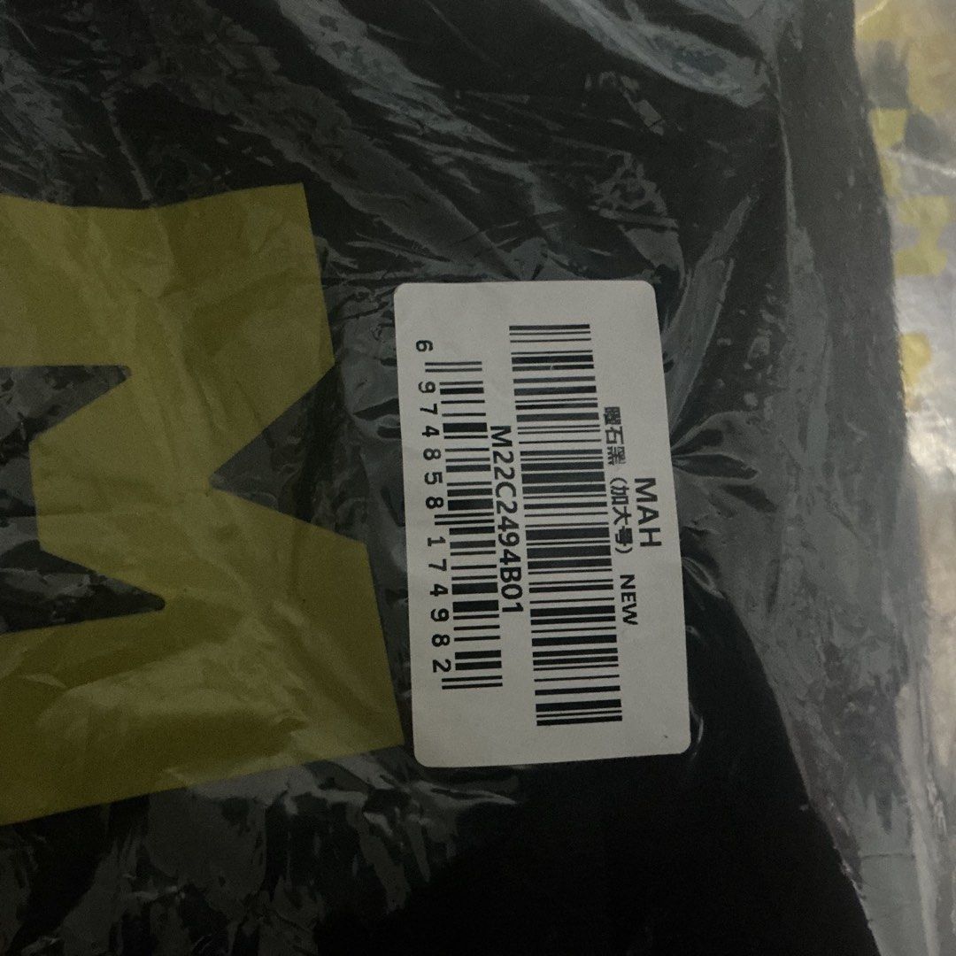MAH Backpack Black 30L (Category: Backpacks) located in Mandaluyong City. Submitted by kate04ash (Listing ID 1462428222, Image 3). Description: Size: 30L orig price: 2k plus Loc: Mandaluyong📍.