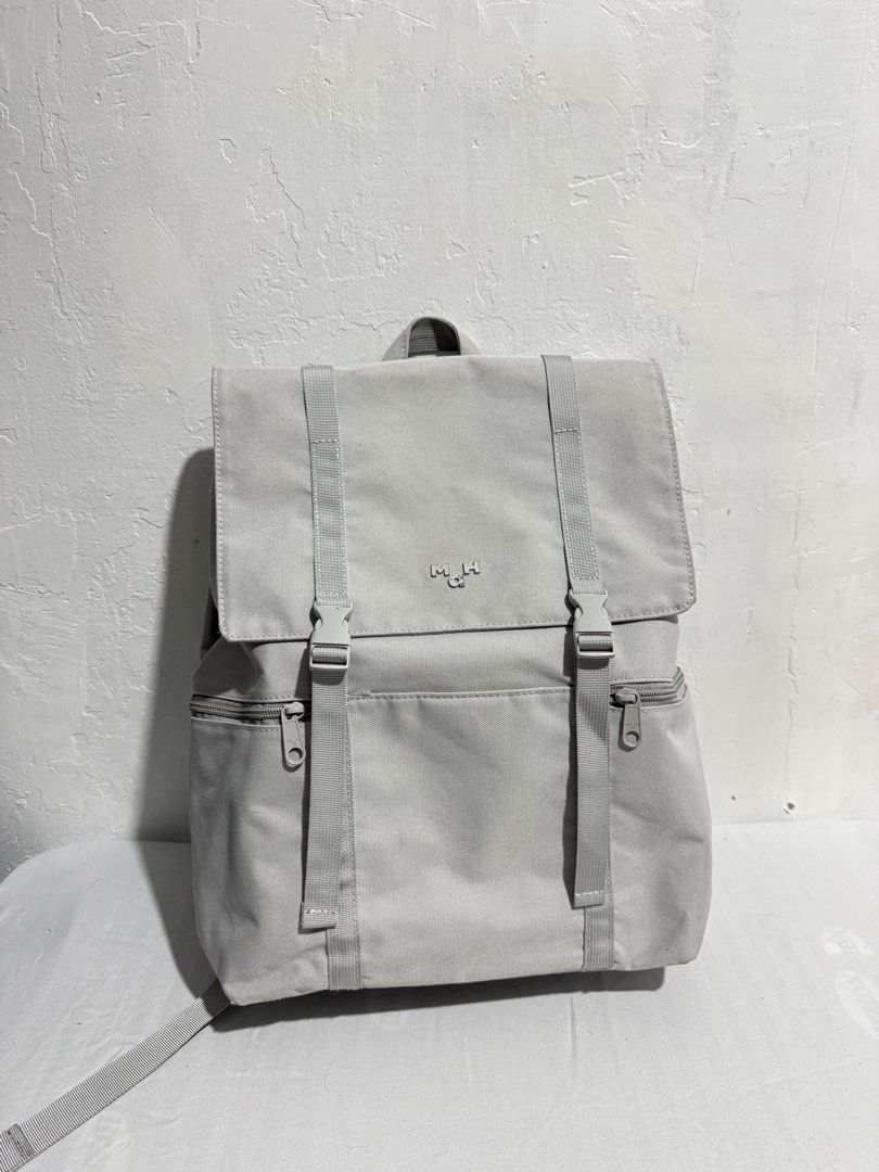 MAH Siro Backback in Gray Paint (Large) (Category: Backpacks) located in Pasig City. Submitted by niks.tb (Listing ID 1462317260, Image 1). Description: Bought for 1,600.00 Fits up to 16 inch laptop Barely Used Front flap logo is slightly scratched, see 4th pic. No other issues aside from the scratched logo. Good as new, i just need to declutter :) For delivery only, pickup is in 📍Kapitolyo, Pasig..