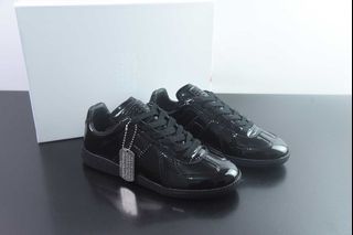 (Category: ) located in . Submitted by khai.uasneakers (Listing ID 1462395043, Image 1). Description: .