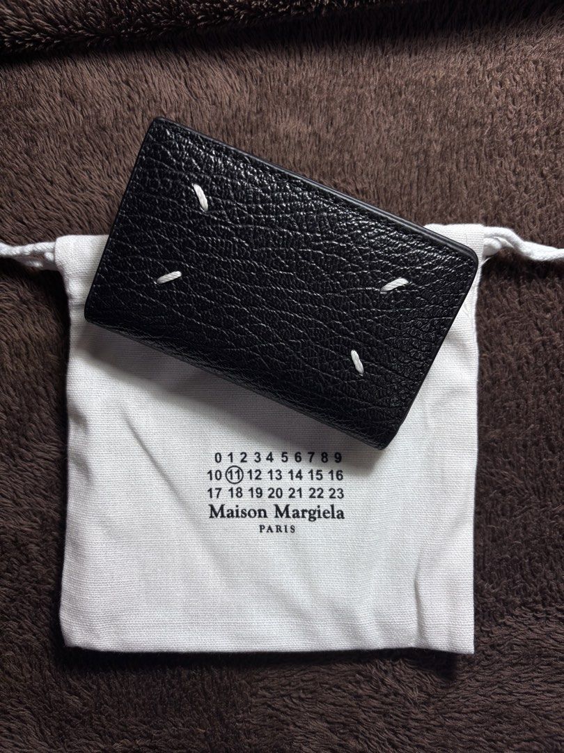 Maison Margiela Wallet (Category: Luxury Bags & Wallets) located in Manila. Submitted by jc.delacruz (Listing ID 1462355439, Image 2). Description: Maison Margiela Four Stitches Wallet ₱3,500 (from ₱5,000) RFS: Need funds Loc: Sampaloc, Manila.