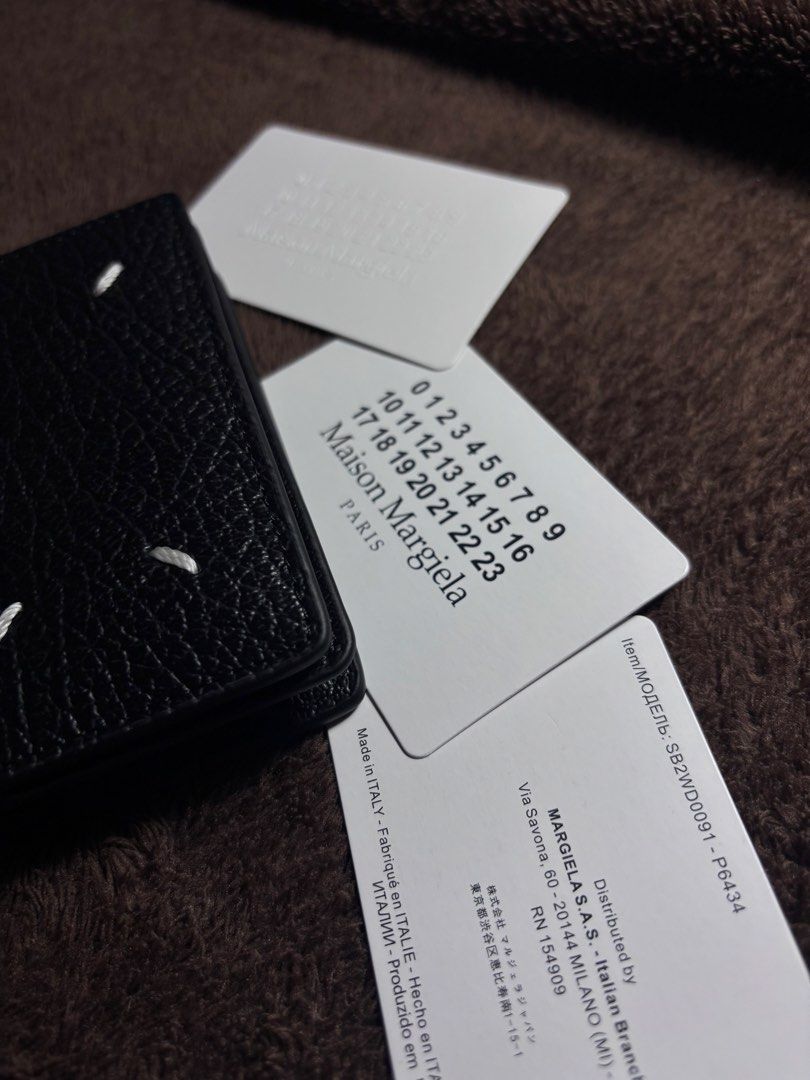 Maison Margiela Wallet (Category: Luxury Bags & Wallets) located in Manila. Submitted by jc.delacruz (Listing ID 1462355439, Image 3). Description: Maison Margiela Four Stitches Wallet ₱3,500 (from ₱5,000) RFS: Need funds Loc: Sampaloc, Manila.