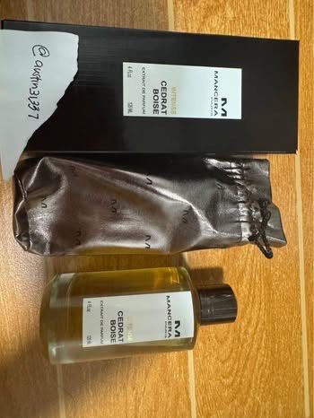 Mancera Cedrat Boise Intense Eau de Parfum 120ml (Category: Fragrance & Deodorants) located in Manila. Submitted by austin31337 (Listing ID 1462422379, Image 1). Description: - Mancera Cedrat Boise Intense Eau de Parfum - 120ml bottle (SPRAYED ONCE) - Includes original box and pouch - Highly praised fragrance - Selling due to collection size.