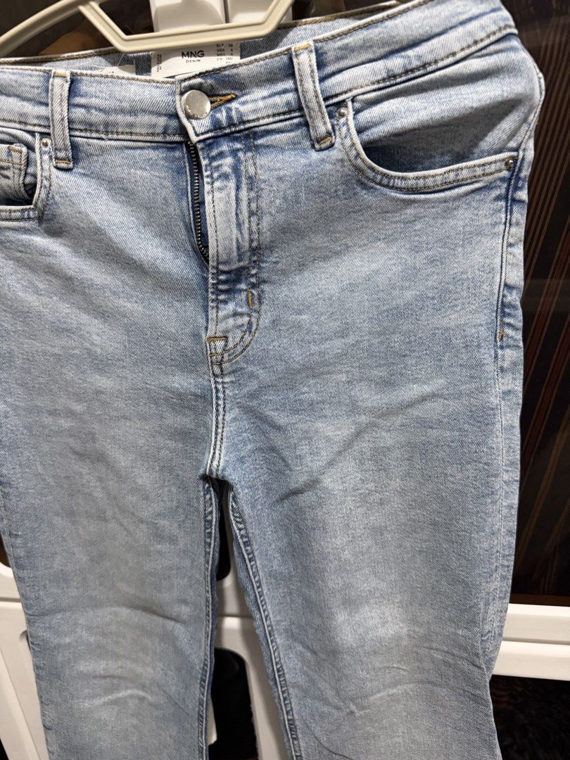 Mango Jeans (Category: Jeans) located in Lipa City. Submitted by jenragragio (Listing ID 1462363439, Image 2). Description: Mango Jeans Stretch Fits Medium to Large Size 38.