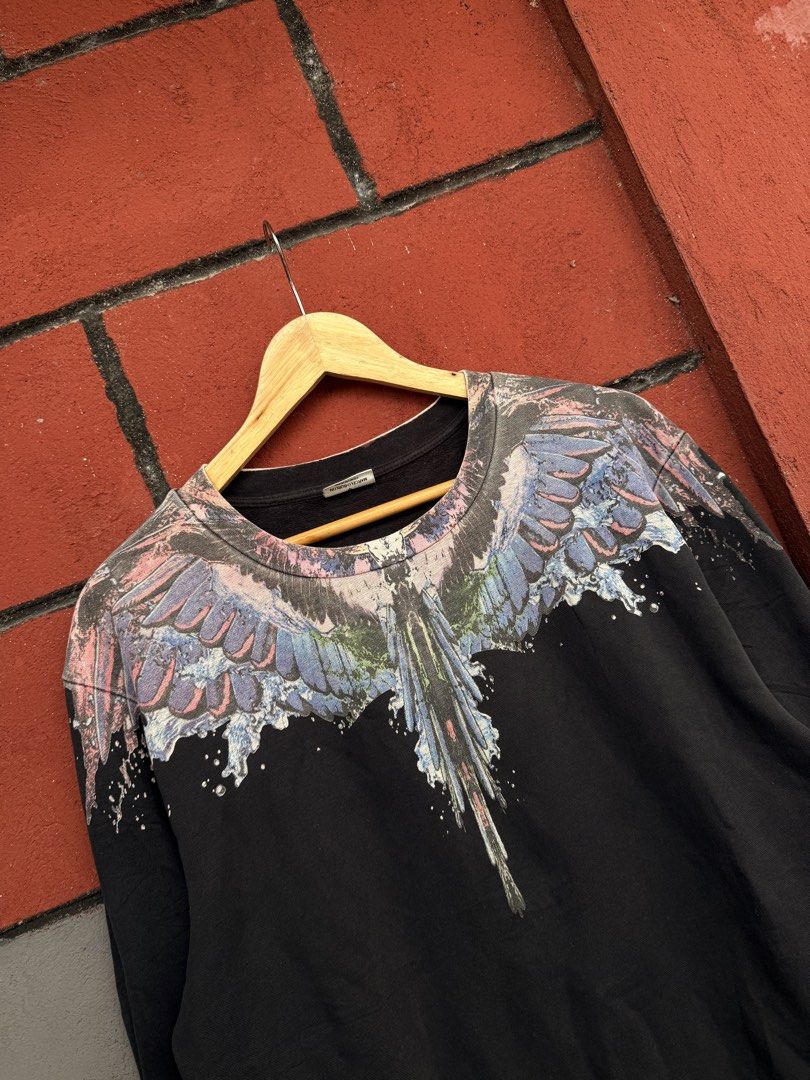 Marcelo Burlon (Category: Coats, Jackets and Outerwear) located in Baguio. Submitted by mardimercredi14 (Listing ID 1462313211, Image 2). Description: 🔥 Marcelo Burlon Dimensions: 23.5*29.5 Condition: very good Color Rate: 9 ❌ slightly faded garters .