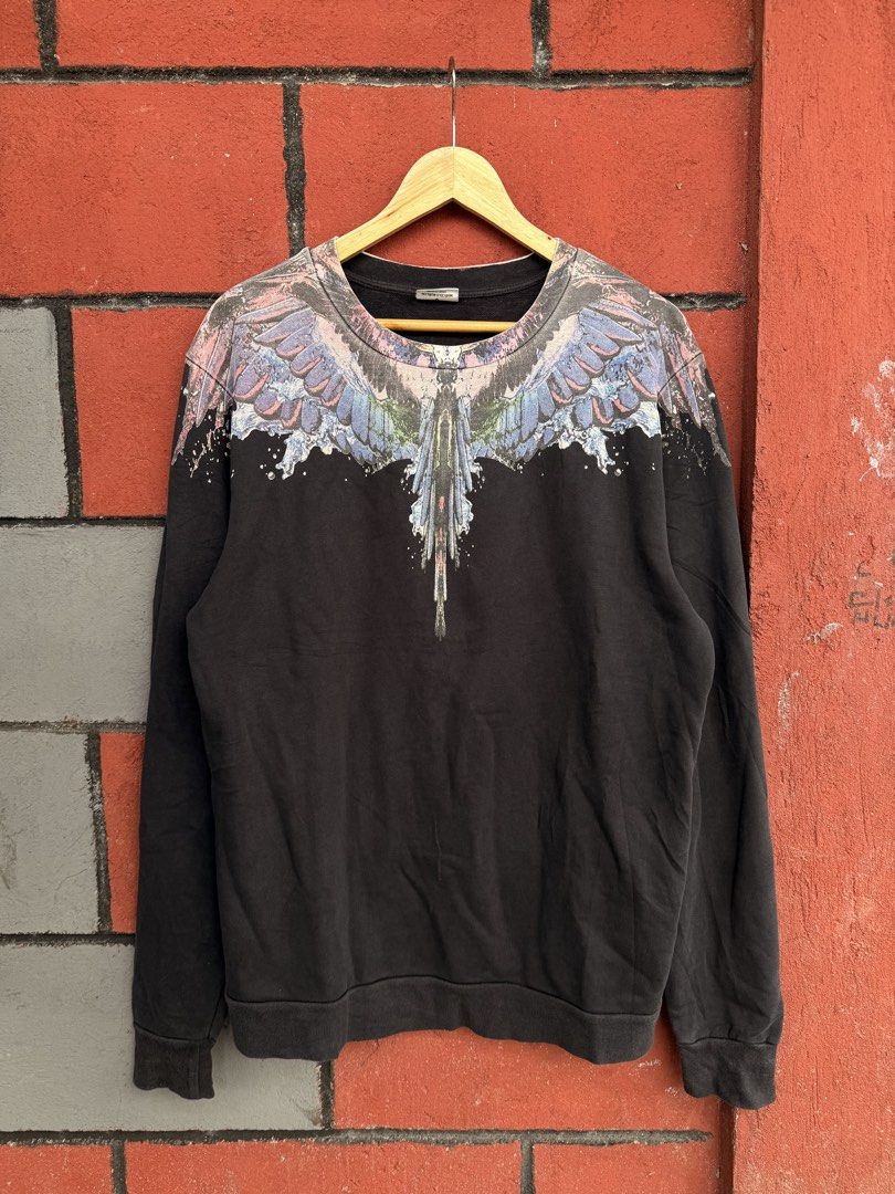 Marcelo Burlon (Category: Coats, Jackets and Outerwear) located in Baguio. Submitted by mardimercredi14 (Listing ID 1462313211, Image 1). Description: 🔥 Marcelo Burlon Dimensions: 23.5*29.5 Condition: very good Color Rate: 9 ❌ slightly faded garters .