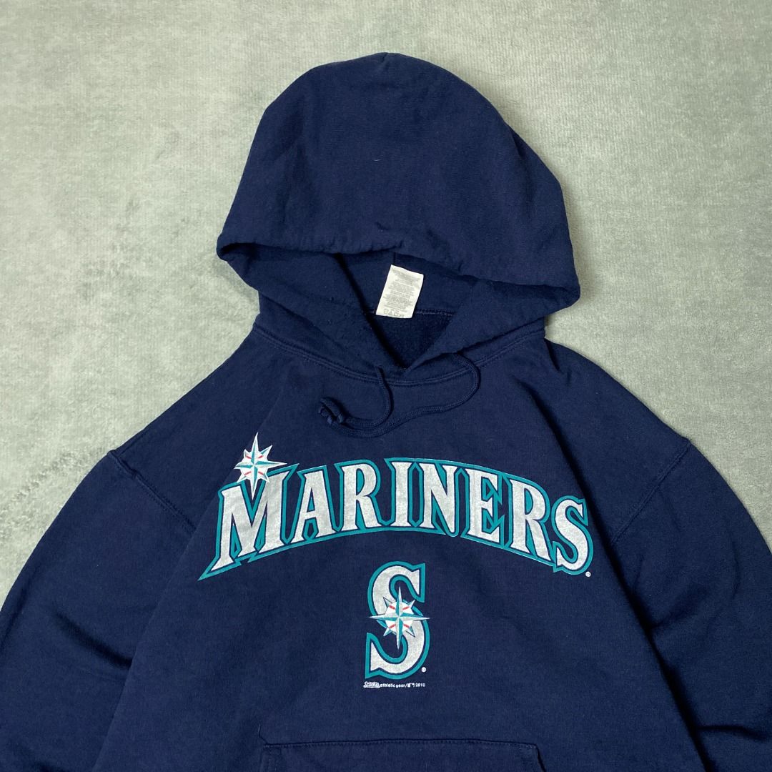 Mariners Hoodie (Category: Hoodies) located in Imus. Submitted by lsthriftsaig (Listing ID 1462323240, Image 2). Description: Mariners Hoodie Size tag: Medium Length: 25 Width: 21.5 Issue(s): None Condition: 10/10.