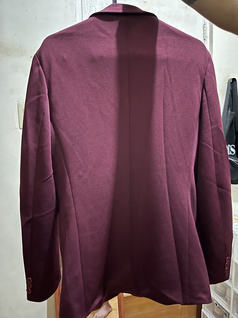Maroon Blazer (Category: Coats, Jackets and Outerwear) located in Manila. Submitted by itsfourthmonth (Listing ID 1462413610, Image 1). Description: Selling a sleek, dark burgundy/maroon BLACKJACK blazer. Worn just once for a brief 3-hour event, so it remains in immaculate, like-new condition with no stains, snags, or signs of wear. Great option for weddings, formals, proms, or smart-casual events. Item Details: • Brand: BLACKJACK • Size: Large (