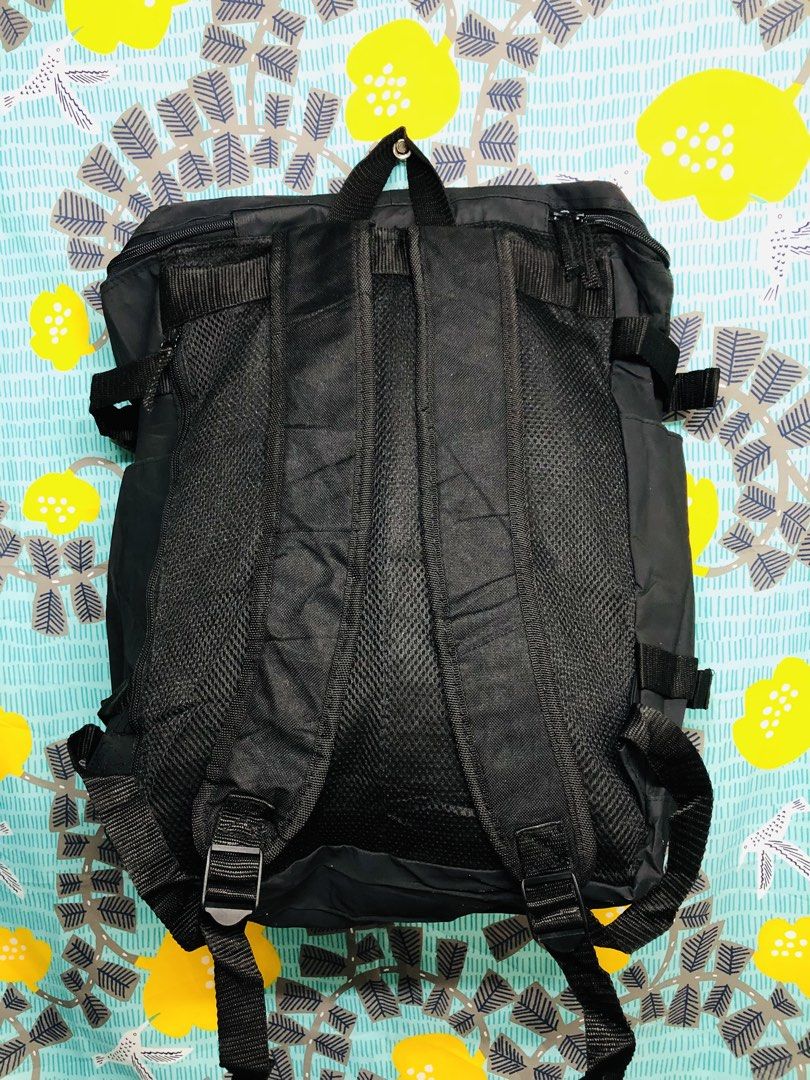 marvel backpack (Category: Backpacks) located in Rantau Panjang. Submitted by aiman3319 (Listing ID 1462411883, Image 2). Description: cond like new 003.