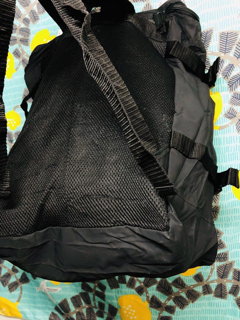 marvel backpack (Category: Backpacks) located in Rantau Panjang. Submitted by aiman3319 (Listing ID 1462411883, Image 3). Description: cond like new 003.