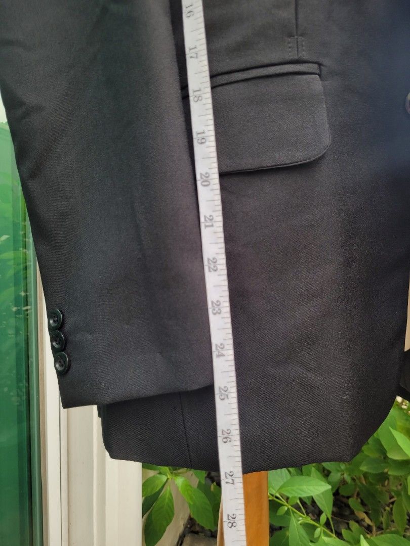 Men's Black Suit Blazer (Category: Coats, Jackets and Outerwear) located in Muntinlupa City. Submitted by havilahph (Listing ID 1462270947, Image 2). Description: Men's suit jacket great for prom, weddings, and other formal events! Shoulder measures approx. 17 inches, while length of suit is around 27 inches. See measurements in photos!.