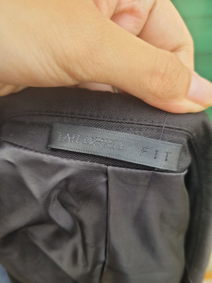 Men's Tailored Black Tuxedo Blazer Size S (Category: Coats, Jackets and Outerwear) located in Muntinlupa City. Submitted by havilahph (Listing ID 1462270571, Image 2). Description: Black suit jacket. Has a satin lapel. Tuxedo is great for formal events like prom, weddings, or parties. Size S. Lapel detail is really nice..