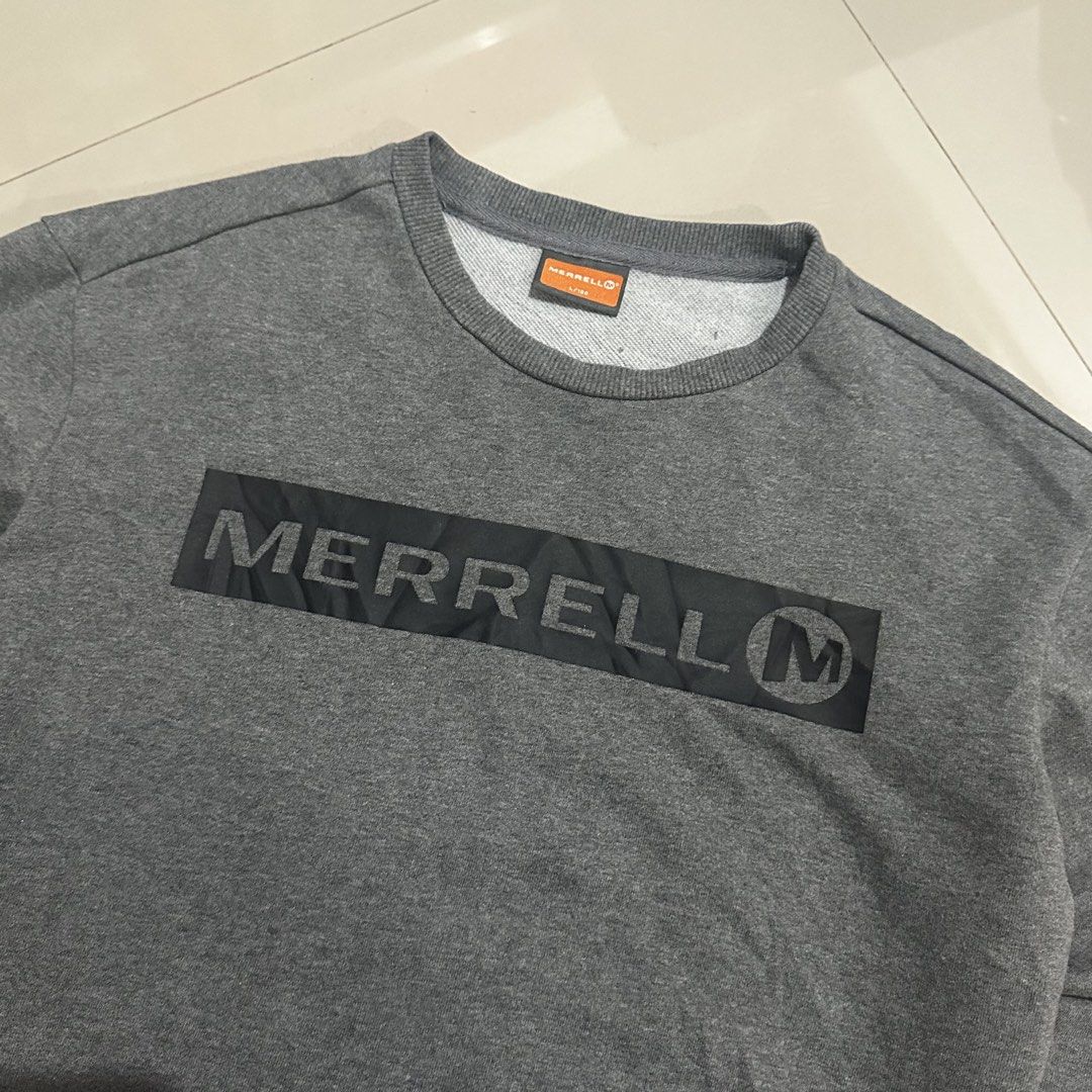 Merrell Sweatshirt (Category: Coats, Jackets and Outerwear) located in Irosin. Submitted by kylebri (Listing ID 1462377897, Image 3). Description: Merrell Sweatshirt good as new no issue size L on tag 22W x 27L direct message me ! 📥.