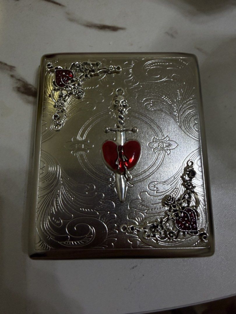Metal Cigarette case (Category: Luxury Accessories) located in Manila. Submitted by ar326381063814 (Listing ID 1462426178, Image 1). Description: .