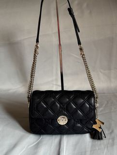 (Category: ) located in . Submitted by bagsistersph (Listing ID 1462384755, Image 1). Description: .