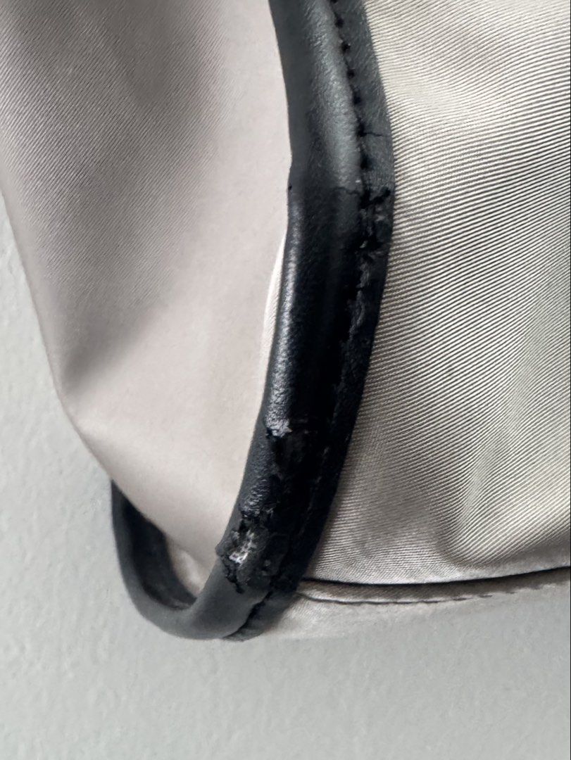 Michael Kors (Category: Luxury Bags & Wallets) located in Pasig City. Submitted by alexdfj (Listing ID 1462415577, Image 2). Description: Pre-loved Original Michael Kors Bag. With minimal signs of use, two corners scuffed. Gcash payment only. Booking and shipping c/o Buyer. Item is for pick-up at Ortigas Avenue Extension. .