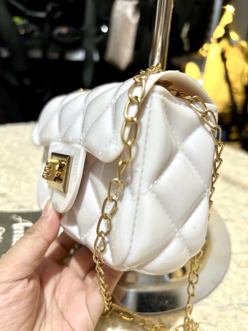 Micro Quilted Sling Bag (Category: Cross-body Bags) located in Rizal. Submitted by babamamanyingonlineshop (Listing ID 1462275249, Image 3). Description: .
