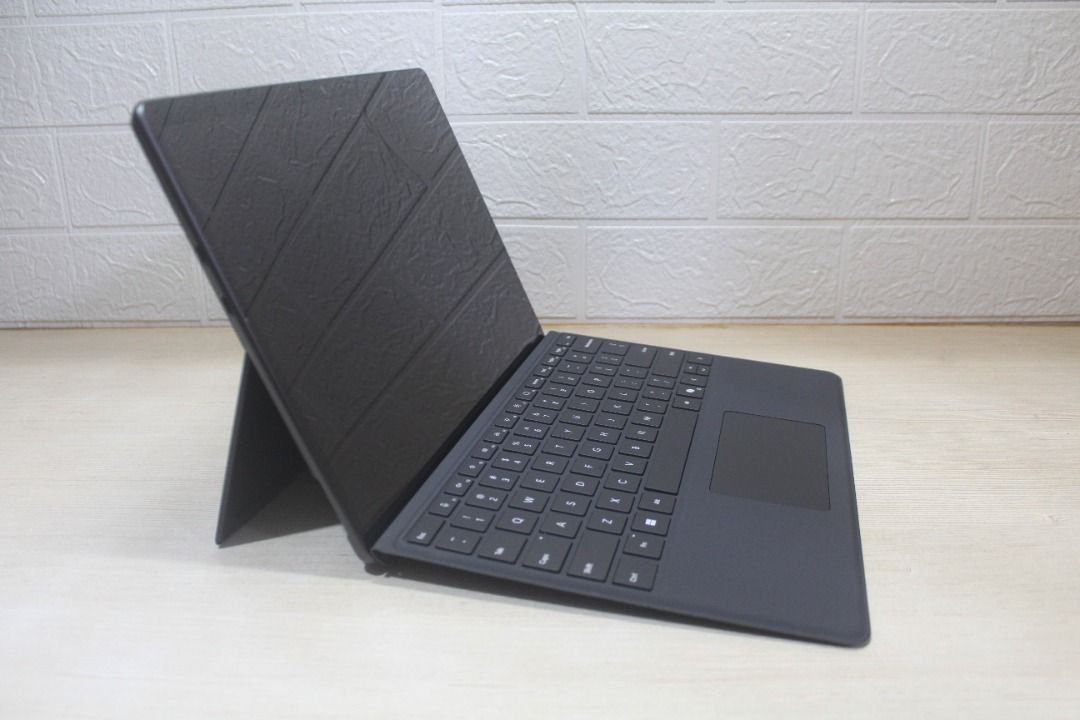 microsoft surface pro 9 2.8k i7 1255u ram 16gb tablet pc (Category: Laptops & Notebooks) located in Pasay City. Submitted by Rsgadgets (Listing ID 1462295327, Image 2). Description: 𝗶𝟳 𝗺𝗶𝗰𝗿𝗼𝘀𝗼𝗳𝘁 𝘀𝘂𝗿𝗳𝗮𝗰𝗲 𝗽𝗿𝗼 𝟵 𝗿𝗮𝗺 𝟭𝟲𝗴𝗯 Microsoft surface pro 9 i7 - 2ND HAND our price now 43k only Mall price 100k -RAM 16GB + SSD 256gb -2.8k resolution + Backlit keys -2IN1` -Top of the line 98% Smooth presentable -13Inch PixelSense 2.8k (