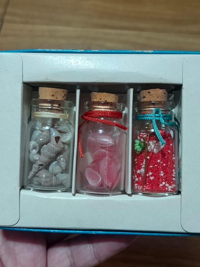 Mini Glass Bottle Display (Category: Vintage Collectibles) located in Makati City. Submitted by nyxhemera26 (Listing ID 1462305251, Image 1). Description: Mini Glass Bottle Display.