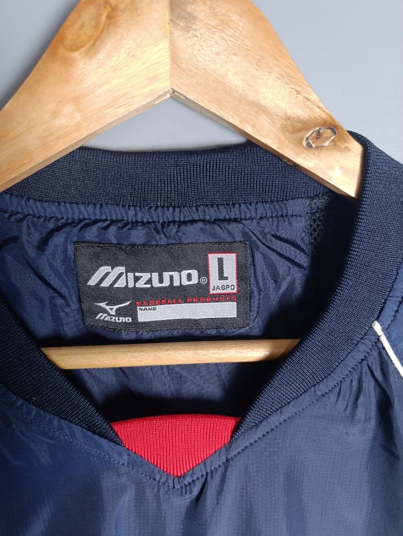 Mizuno Baseball Jacket L Navy Red White Windbreaker (Category: Coats, Jackets and Outerwear) located in Magalang. Submitted by acethriftonlineshop (Listing ID 1462433487, Image 3). Description: Mizuno V-neck Baseball Windbreaker Jacket Dimension: 24 x 28 Size: L-XL Price: 399 Needs wash.