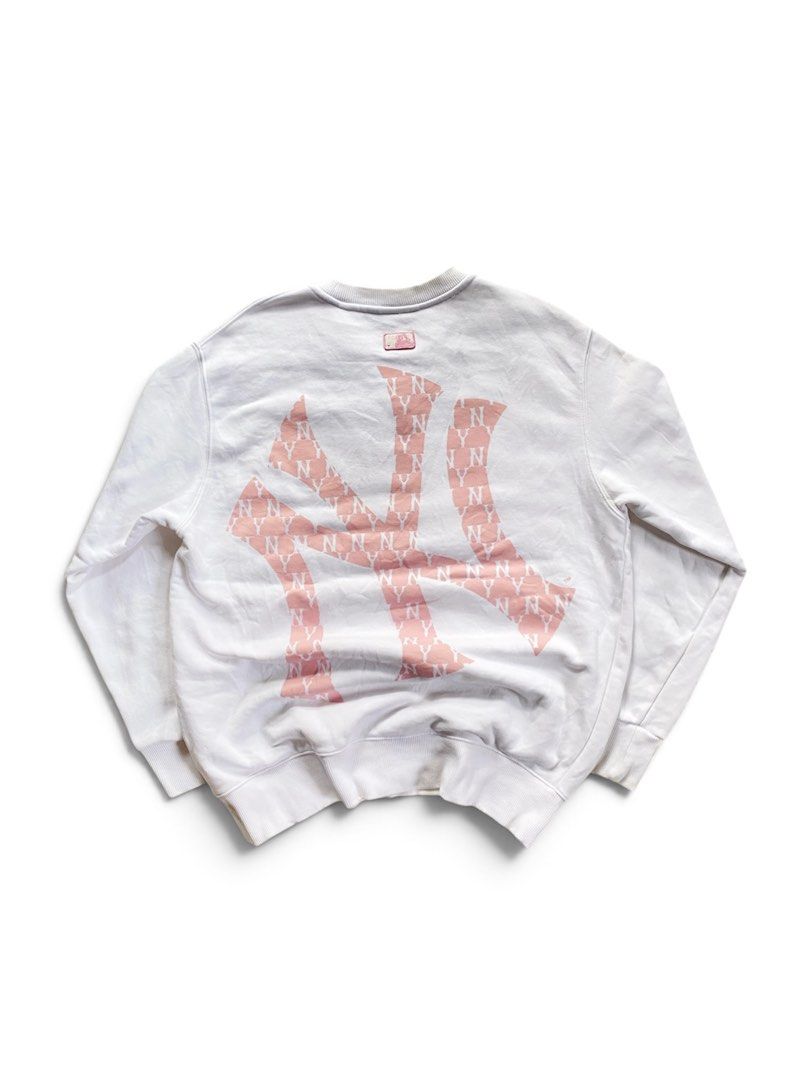 MLB Big Logo Sweater (Category: Hoodies) located in Davao. Submitted by fastbear-aad4 (Listing ID 1462397174, Image 1). Description: MLB SWEATER Size: Small Dimes: 21.5x27 Color rate: 9.5/10 Condition: Excellent! Issue: None 📩📩📩.