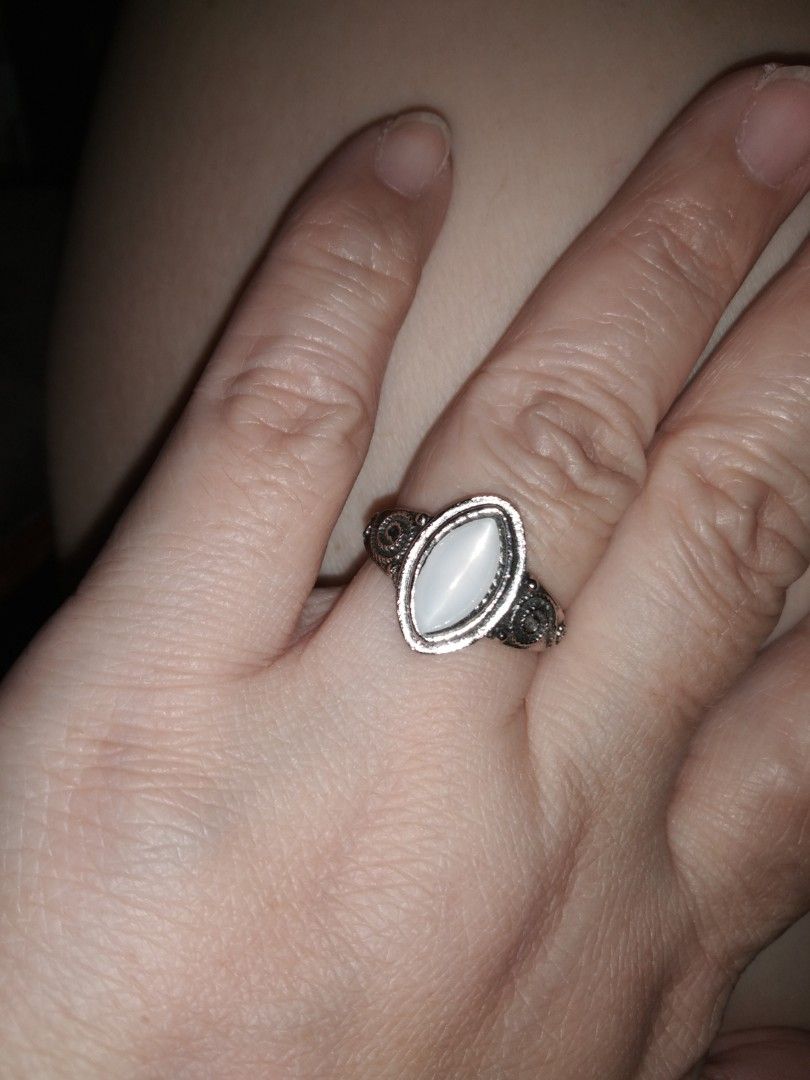 Moonstone ring size 8 non tarnish (Category: Rings) located in Quezon City. Submitted by eidorableshop (Listing ID 1462263837, Image 1). Description: .