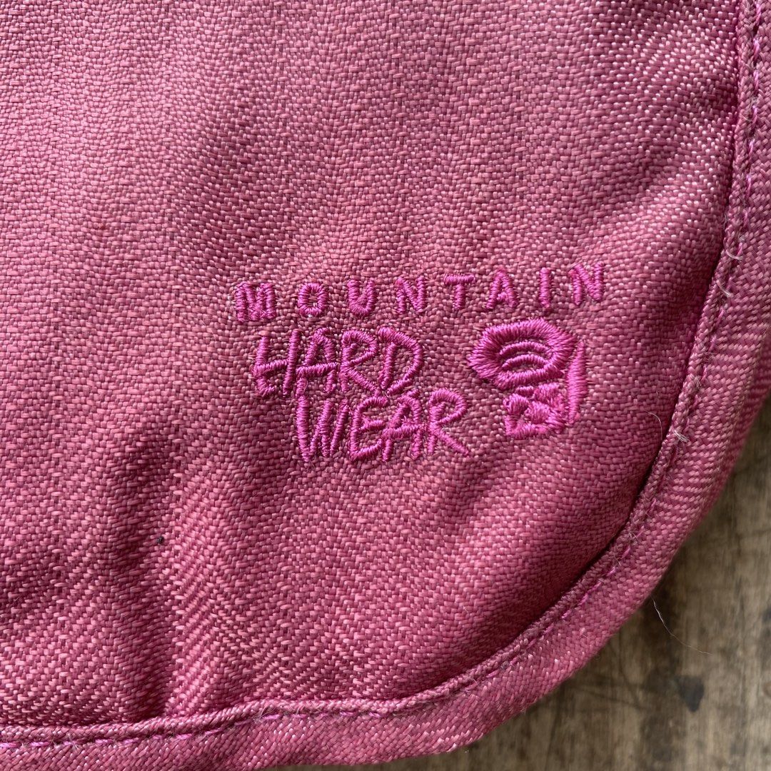 Mountain Hardwear (Category: Sling Bags) located in Cagayan de Oro. Submitted by lanzobear (Listing ID 1462305447, Image 3). Description: Mountain Hardwear Cross Body Bag 4L Issue posted on LAST PIC. 250 + sf.