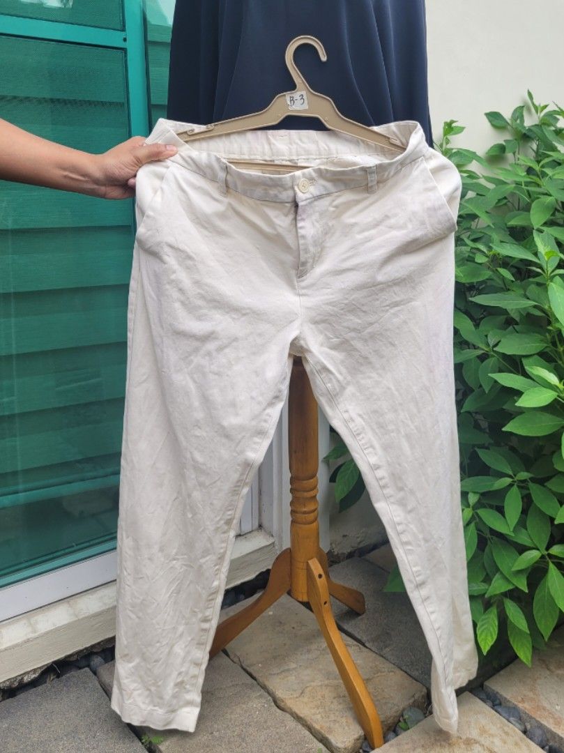 Muji Cream Colored Pants Size L (Category: Other Bottoms) located in Muntinlupa City. Submitted by havilahph (Listing ID 1462308054, Image 1). Description: - Cream colored pants - Size L - Faint stains present (please check photos for details) - Perfect for casual wear.