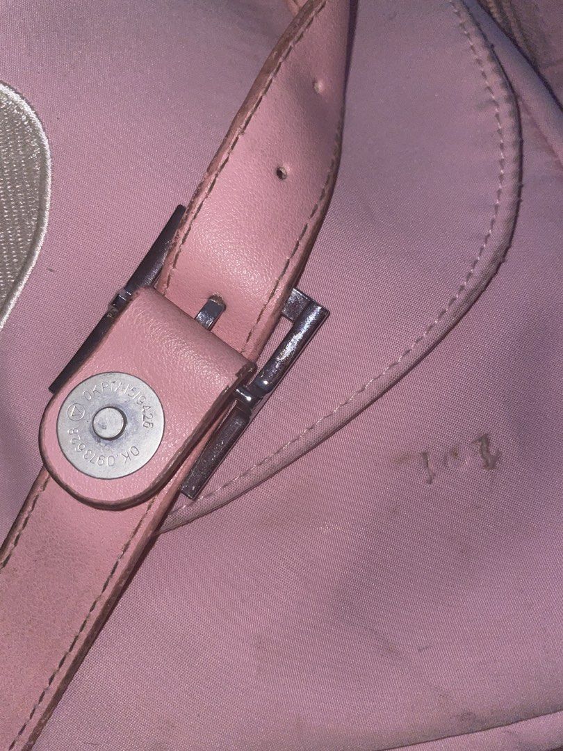 My Melody Bag (Category: Backpacks) located in Quezon City. Submitted by angelcakes_ (Listing ID 1462357188, Image 2). Description: Mostly dirty and has a missing button but it can be easily replaced.