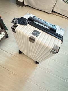 （分類：）位於 。 由 ohgorgeous1234 提交（商品編號 1462367384，圖片 1）。簡介： 。