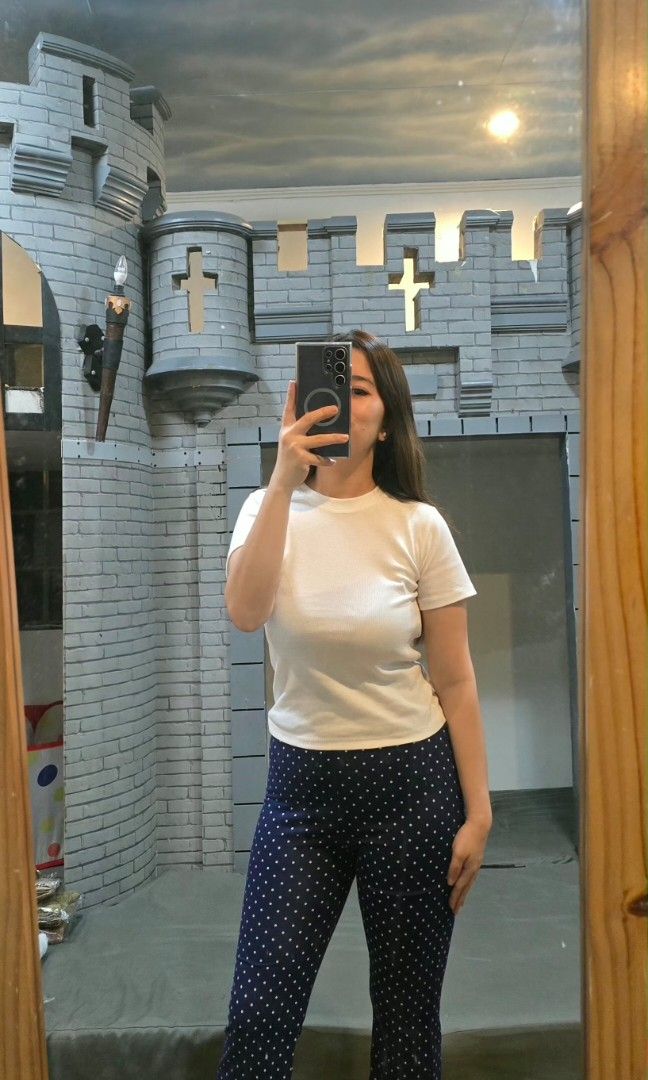 Navy Blue Polka Flare Leggings (Category: Other Bottoms) located in Manila. Submitted by kayencee_27 (Listing ID 1462415813, Image 1). Description: Brand new Polka Leggings With clear plastic Cotton spandex Garterized waist - 26"-32" Length - 42.