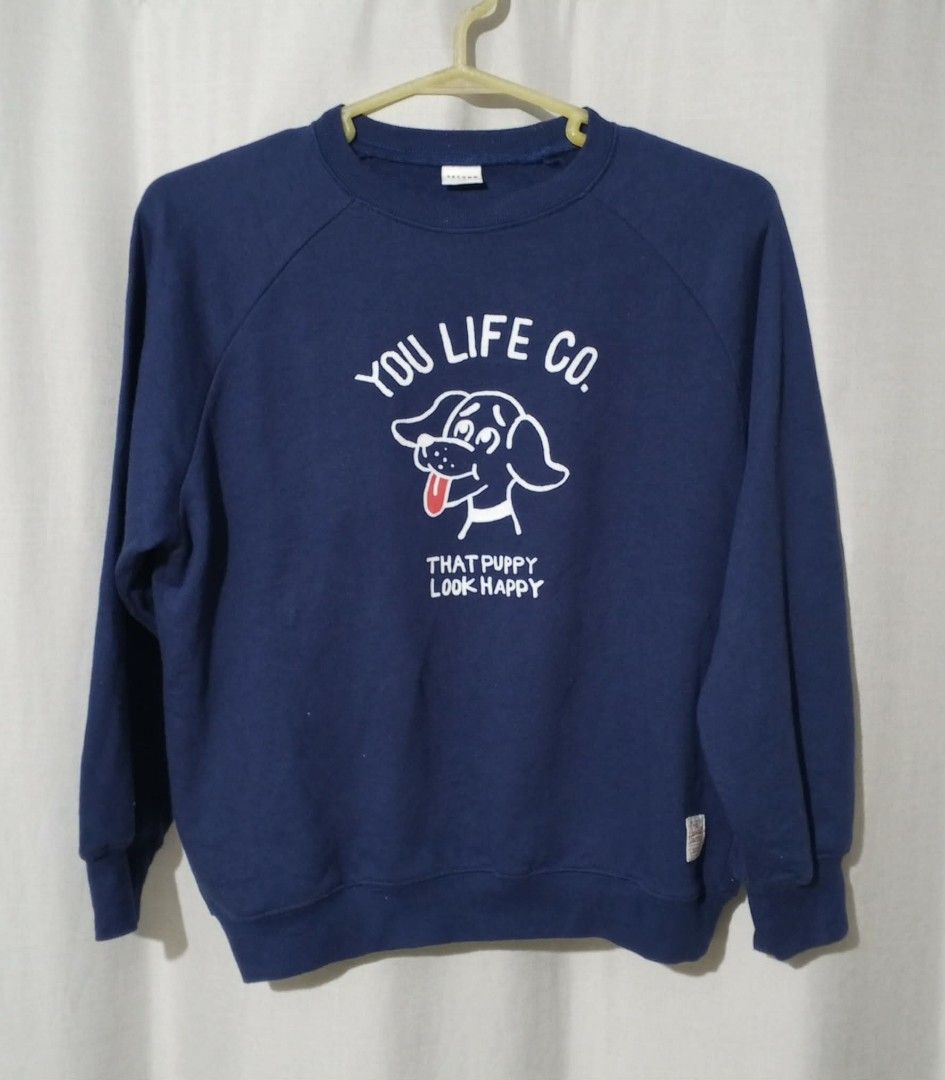 Navy Blue Sweatshirt (Category: Coats, Jackets and Outerwear) located in Silang. Submitted by prelovedbytzi (Listing ID 1462327318, Image 1). Description: size small size: 150 on tag.
