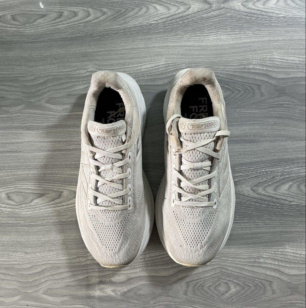 New balance 1080 (Category: Sneakers) located in Mati. Submitted by bagyobeanfindsph (Listing ID 1462287967, Image 2). Description: New balance 1080 Size is 7.5 Excellent condition .