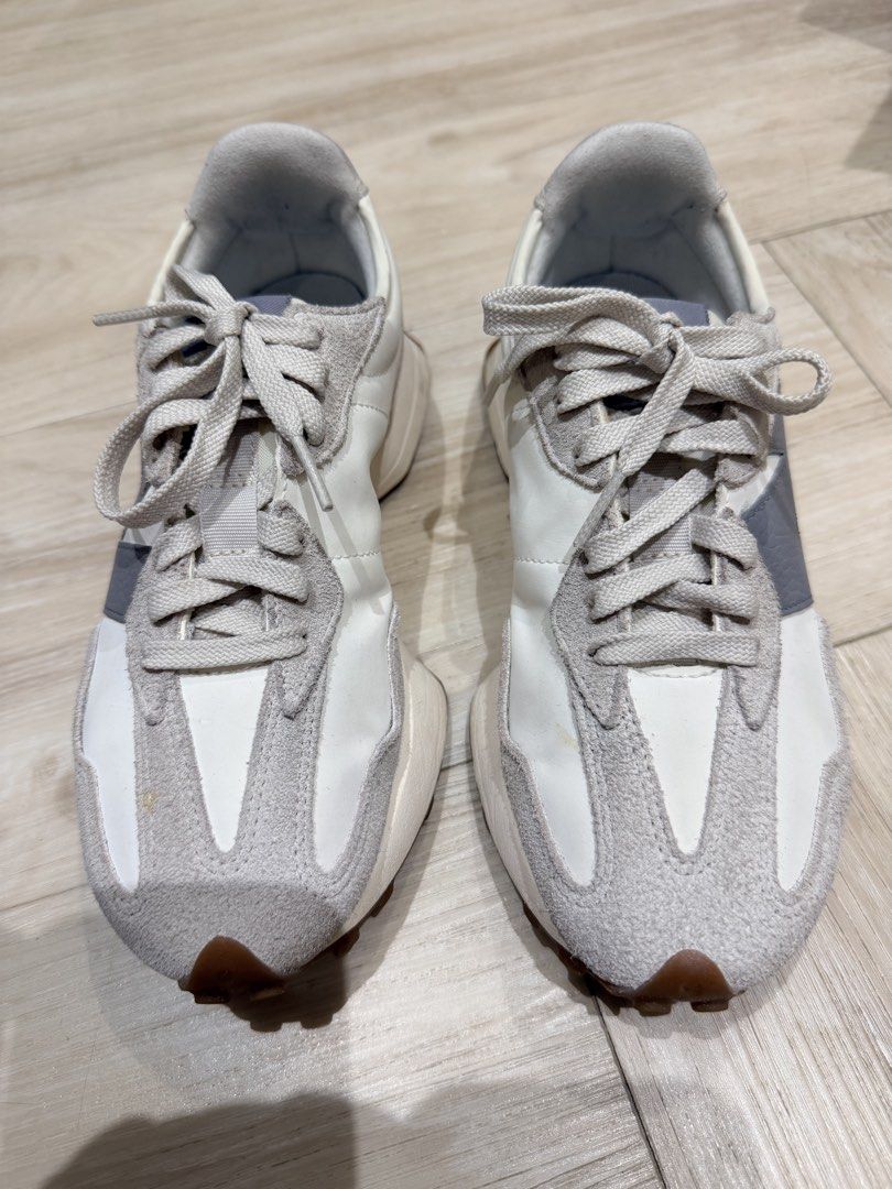 NEW BALANCE 327 (Category: Sneakers) located in Manila. Submitted by sunflowershoppp (Listing ID 1462433788, Image 1). Description: .