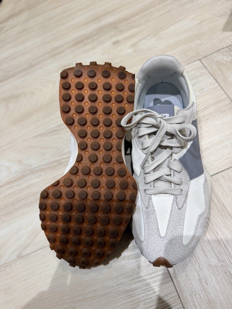 NEW BALANCE 327 (Category: Sneakers) located in Manila. Submitted by sunflowershoppp (Listing ID 1462433788, Image 3). Description: .