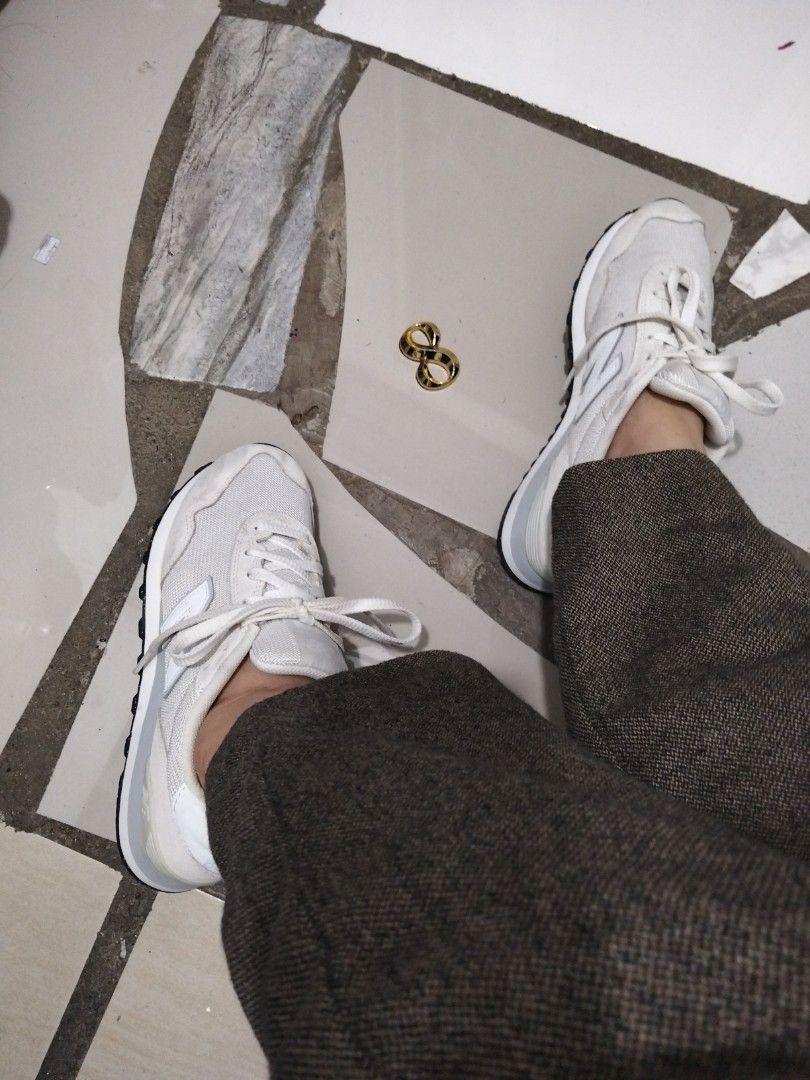 New Balance 575 (Category: Sneakers) located in El Salvador. Submitted by francheskaukayukay (Listing ID 1462306078, Image 2). Description: .