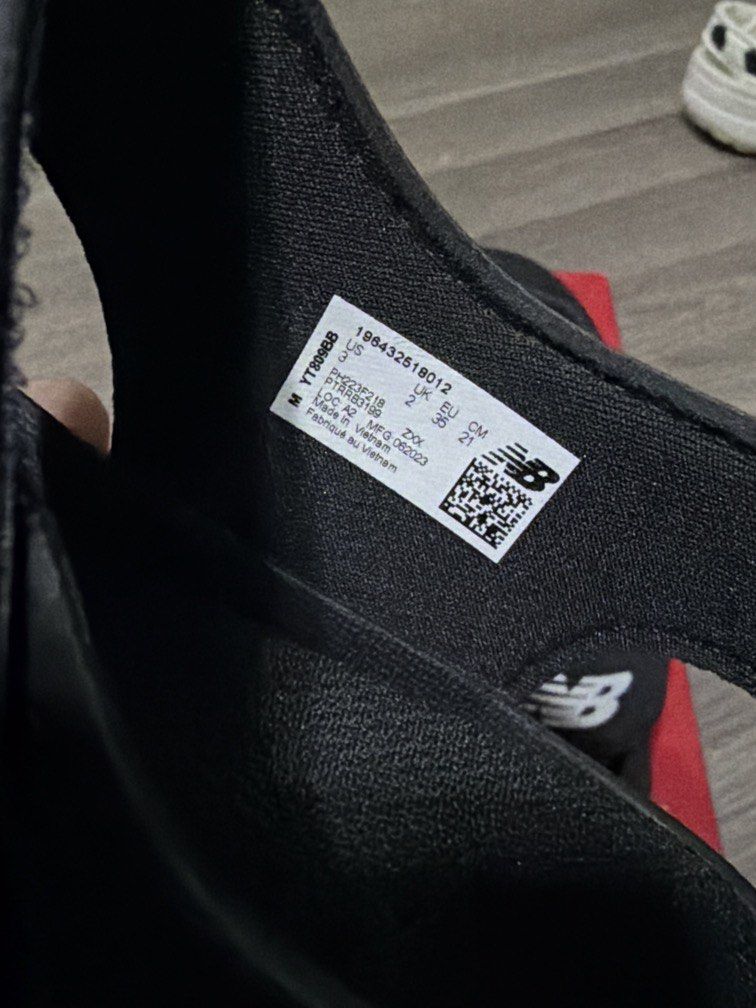 New Balance Sandals (Category: Babies & Kids Fashion) located in Quezon City. Submitted by littlegabu_treasures (Listing ID 1462301085, Image 3). Description: This is used only once. Ayaw ng son ko. Size 21cm In really like new condition With box.