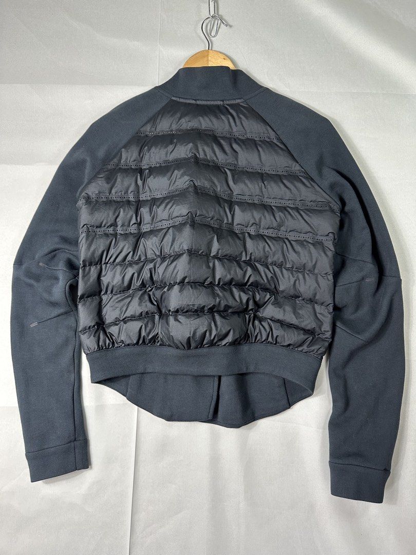 Nike 800 Aeroloft Zip Jacket (Category: Coats, Jackets and Outerwear) located in Cabanglasan. Submitted by thefashiongarage.co (Listing ID 1462263289, Image 2). Description: Title - Nike Aeroloft Zip Jacket Model/Name - 800 Aeroloft Size on Tag - Medium Conditiion - Very Good Condition with minimal light dot stain - washable Dimension (LxWxH) - 18x22 inches Category- Zip Jacket Fitting - True to Size - Bomber style Made in - China Material - 70% 
