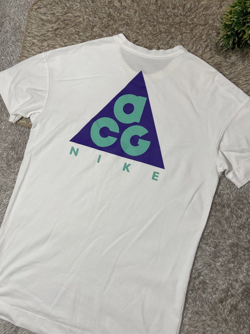 nike ACG tee (Category: Tshirts & Polo Shirts ) located in Las Pinas. Submitted by moncaz2461827 (Listing ID 1462379711, Image 3). Description: N! KE ACG longshirt tee Size medium on tag Dimes 22.5x33 Excellent condition Color rate 9.8/10 No issue .