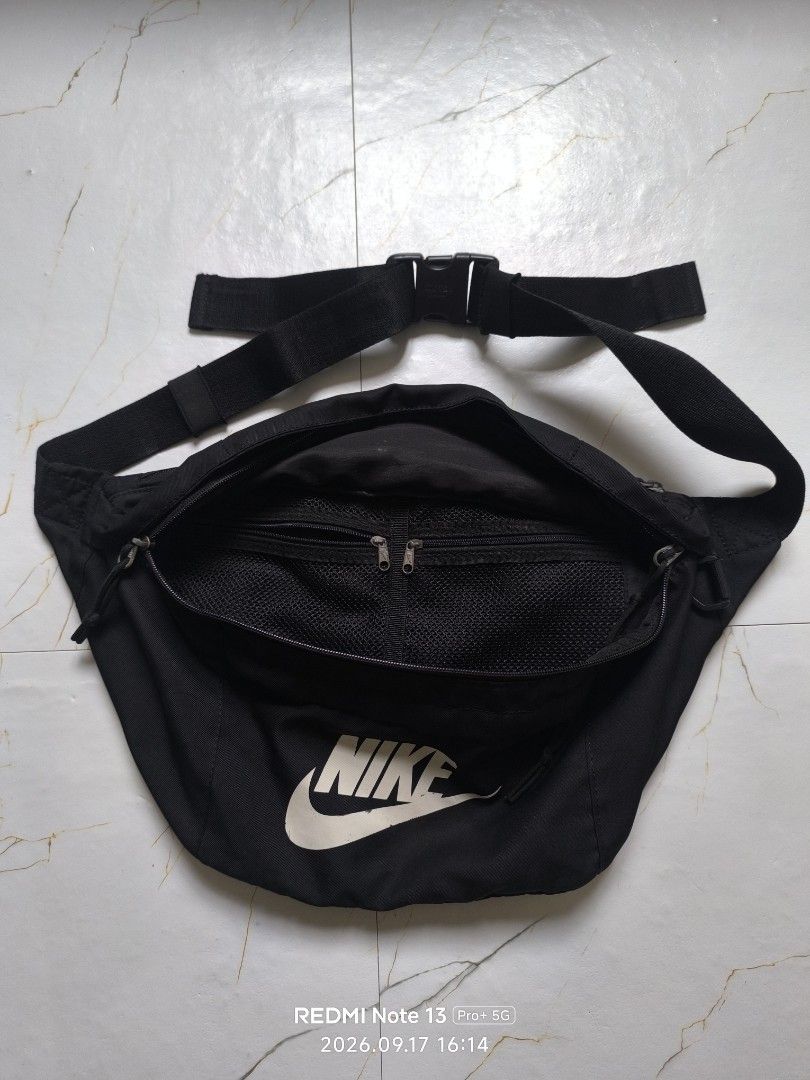 Nike Body Bag (Category: Sling Bags) located in Maragondon. Submitted by jayharvey66 (Listing ID 1462341004, Image 1). Description: .