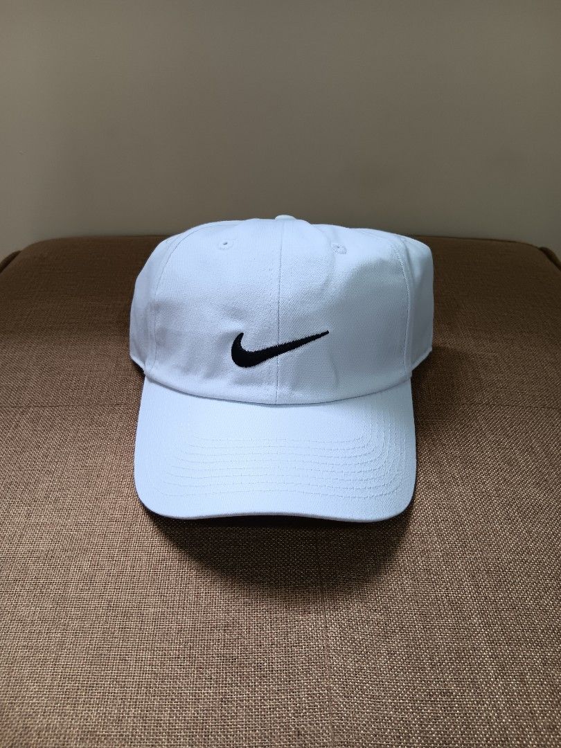 NIKE CLUB (Category: Caps & Hats) located in Manila. Submitted by gerryanton77059 (Listing ID 1462280535, Image 2). Description: .