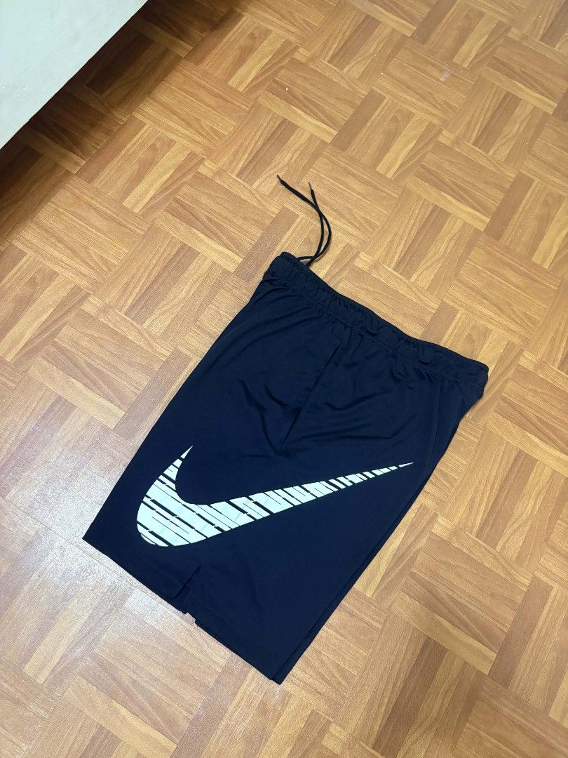 Nike DRI Fit Big Side Swoosh Logo (Category: Shorts) located in Orani. Submitted by odi_thrift (Listing ID 1462438158, Image 2). Description: .